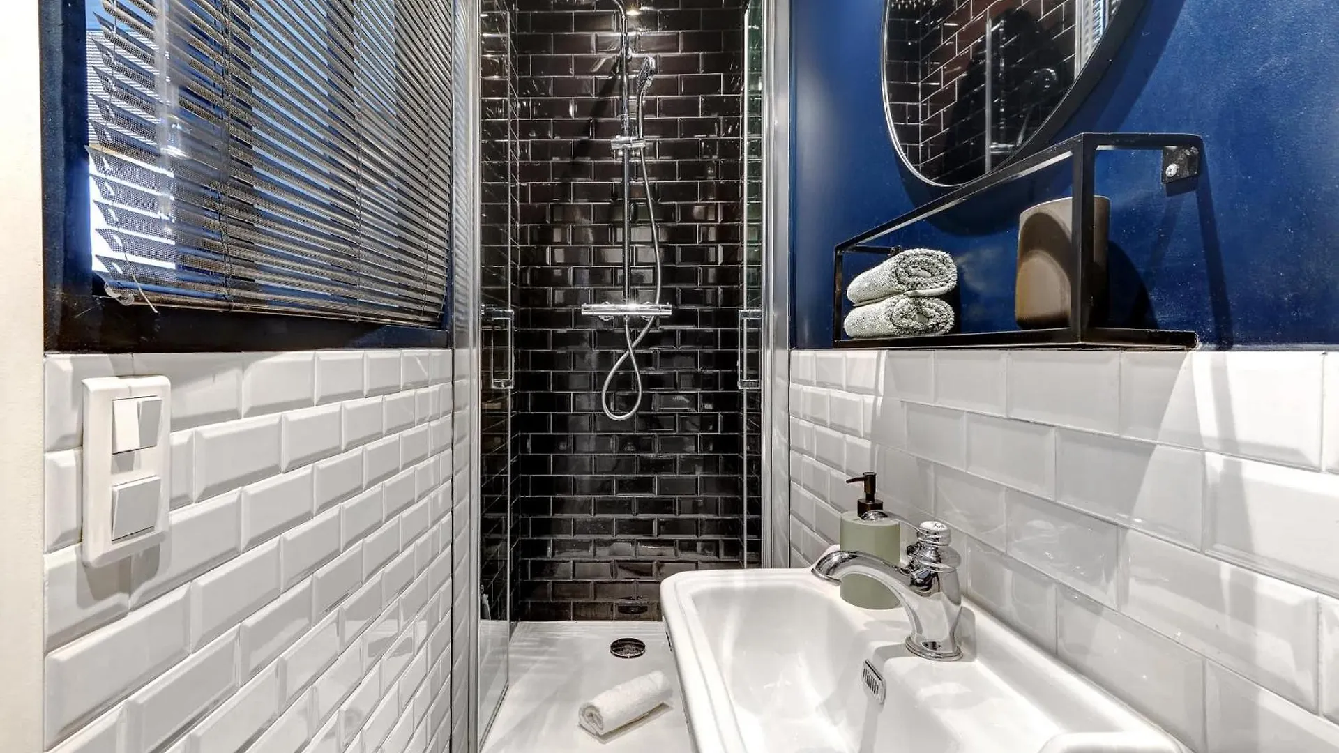 Le Marais - Place Des Vosges Flat Apartment