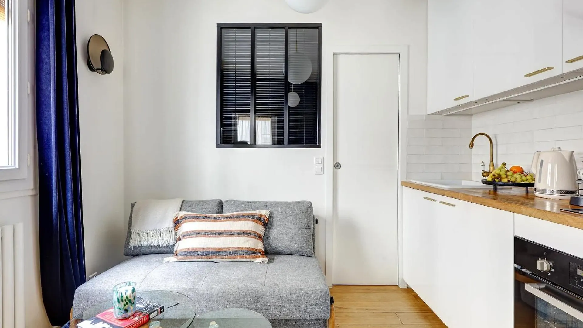 Le Marais - Place Des Vosges Flat Apartment
